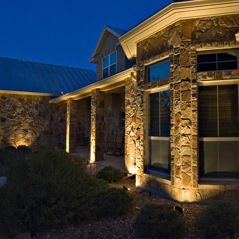 Osvětlení budovy pomocí LED reflektorů